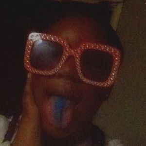 Meet your Posher, Angelica